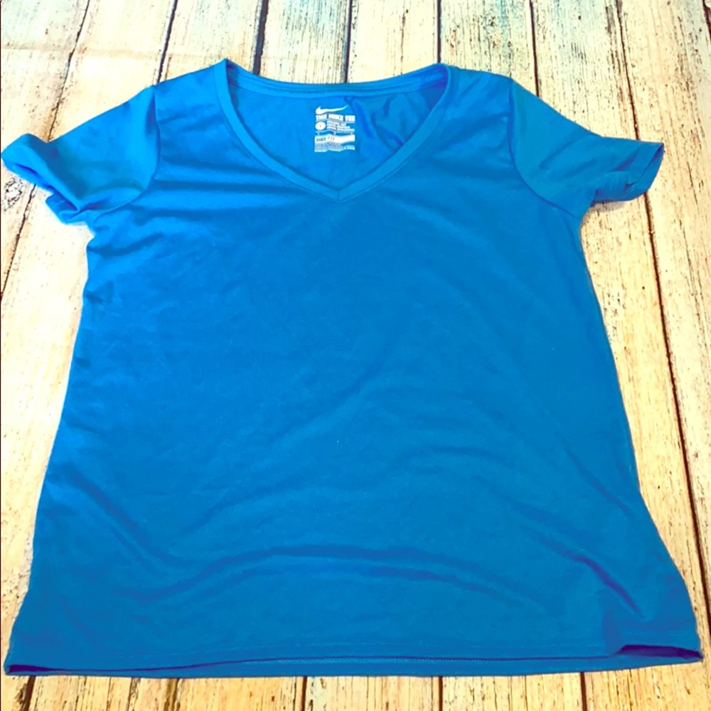 Nike dry fit workout v neck athletic cut L